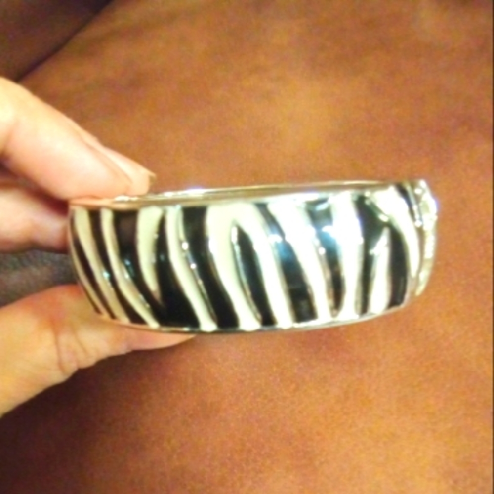 Vintage enamel zebra print bracelet